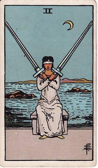 소드 2 tarot card